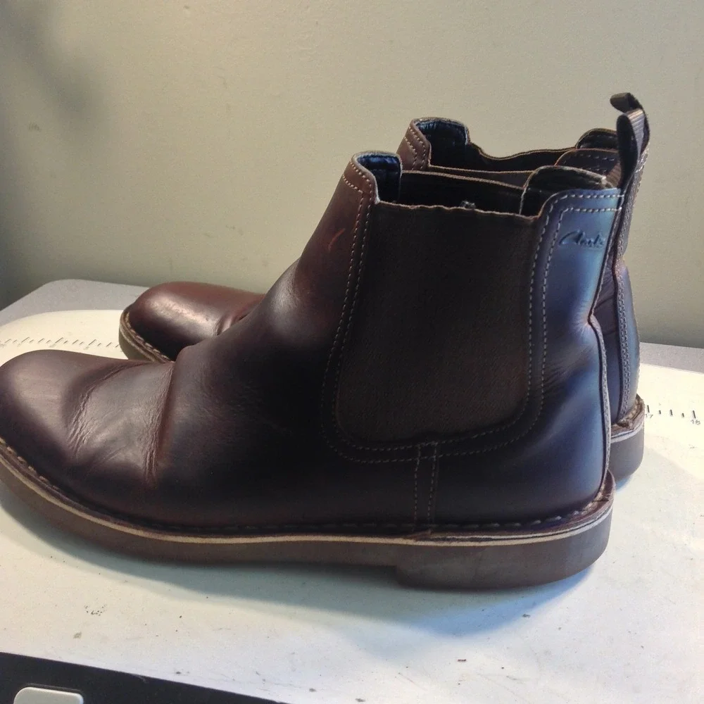 Clarks Chelsea Boots Men's Size 10.5 Brown Leather Ankle Boots Asking price: $45